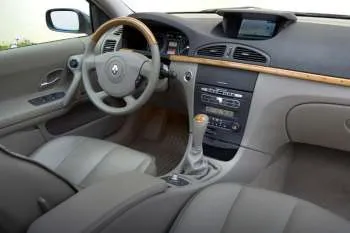 Renault Laguna 3.0 V6 24V Privilege – fotka 2