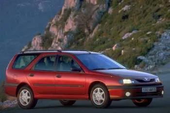 Renault Laguna Break hatchback