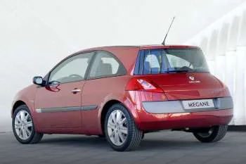 Renault Megane trojdverový hatchback (2002 – 2006) – fotka 3