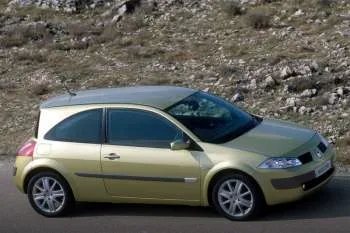 Renault Megane trojdverový hatchback (2002 – 2006) – fotka 6