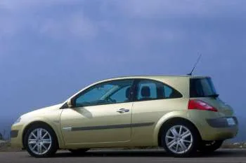 Renault Megane trojdverový hatchback (2002 – 2006) – fotka 7