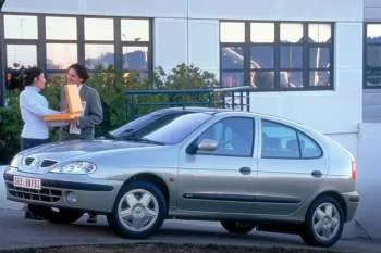 Renault Megane 1.8 16V Privilege – fotka 3