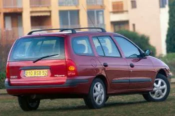Renault Megane Break 1.4 16V Privilege – fotka 2