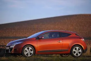 Renault Megane Coupe (2009 – 2012) – fotka 12