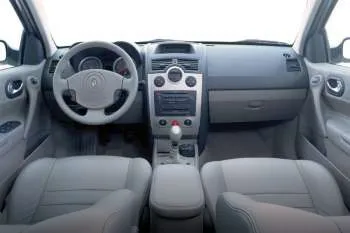 Renault Megane Sedan (2003 – 2006) – fotka 2