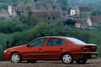 Renault Megane Sedan (1996 – 1999) – fotka 3