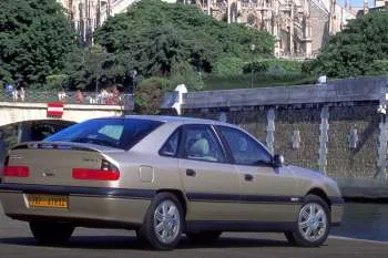 Renault Safrane (1996 – 2000) – fotka 2