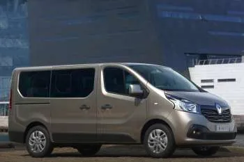 Renault Trafic Passenger (2015 – 2020) – fotka 2
