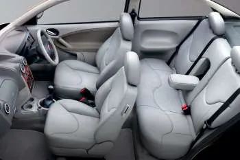 Rover 25 2.0 IDT 100hp Sterling trojdverový hatchback – fotka 3