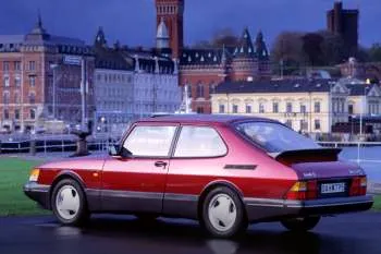 Saab 900i 16 2.1 – fotka 2