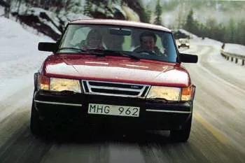 Saab 900i 16 2.1 – fotka 3