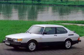 Saab 900 trojdverový hatchback (1978 – 1984) – fotka 4