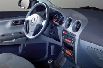 Seat Ibiza trojdverový hatchback (2002 – 2006) – fotka 7