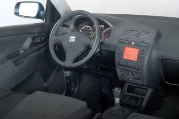 Seat Ibiza 1.4 Stella trojdverový hatchback – fotka 4