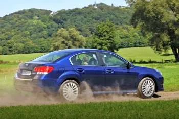 Subaru Legacy 2.0i Exclusive – fotka 5