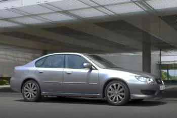 Subaru Legacy 2.0R Luxury – fotka 8