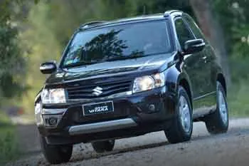 Suzuki Grand Vitara trojdverové SUV (2012 – 2015) – fotka 4