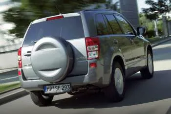 Suzuki Grand Vitara päťdverové SUV (2010 – 2012) – fotka 7