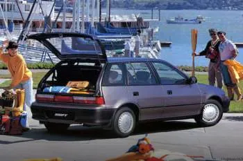 Suzuki Swift päťdverový hatchback (1995 – 1996) – fotka 2