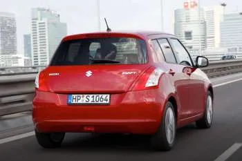 Suzuki Swift päťdverový hatchback (2010 – 2014) – fotka 10