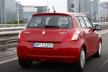 Suzuki Swift päťdverový hatchback (2010 – 2014) – fotka 11