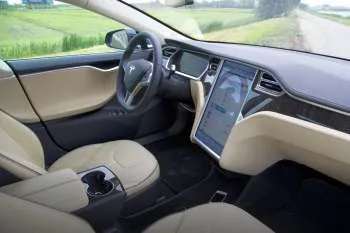 Tesla Model S (2013 – 2016) – fotka 21