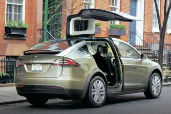 Tesla Model X (od 2016) – fotka 6