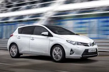 Toyota Auris (2013 – 2015) – fotka 11