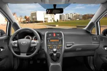 Toyota Auris (2010 – 2012) – fotka 3