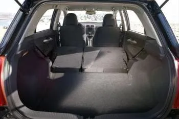 Toyota Auris trojdverový hatchback (2007 – 2010) – fotka 6