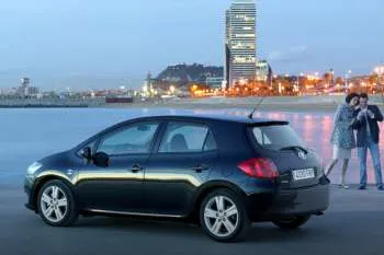 Toyota Auris päťdverový hatchback (2007 – 2010) – fotka 8
