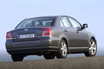 Toyota Avensis 2.0 D-4D-F Executive – fotka 7