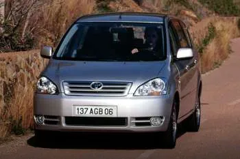 Toyota Avensis Verso 2.0 D4-D Linea Luna - 4