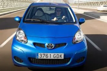 Toyota Aygo päťdverový hatchback (2012 – 2014) – fotka 4