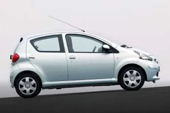 Toyota Aygo päťdverový hatchback (2005 – 2009) – fotka 7