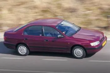 Toyota Carina E 1.6 XLi sedan – fotka 3
