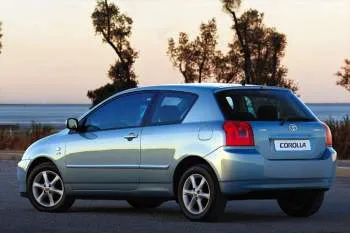Toyota Corolla trojdverový hatchback (2002 – 2004) – fotka 2