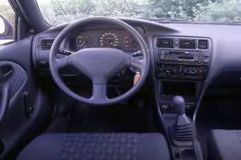Toyota Corolla päťdverový hatchback (1992 – 1997) – fotka 2