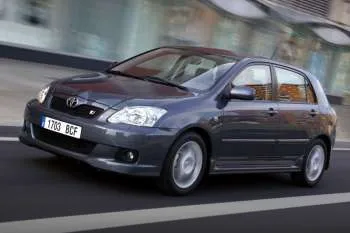 Toyota Corolla päťdverový hatchback (2004 – 2007) – fotka 11