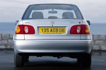 Toyota Corolla sedan (2000 – 2002) – fotka 2