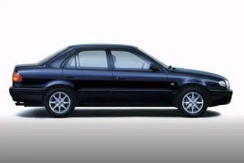 Toyota Corolla sedan (2000 – 2002) – fotka 3