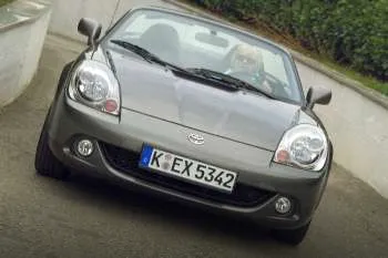 Toyota MR2 1.8 16v VVT-i Speedshift – fotka 5