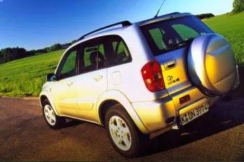 Toyota RAV4 päťdverové SUV (2000 – 2003) – fotka 7