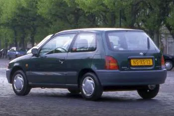 Toyota Starlet trojdverový hatchback (1996 – 1999) – fotka 5