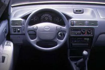 Toyota Starlet päťdverový hatchback (1996 – 1999) – fotka 4