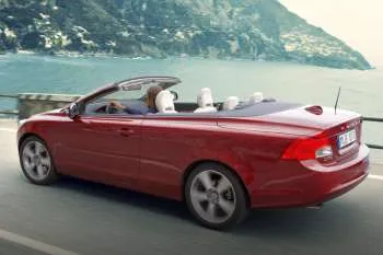 Volvo C70 2.4 Kinetic – fotka 6