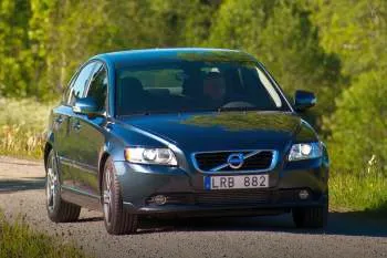 Volvo S40 D4 Kinetic – fotka 7