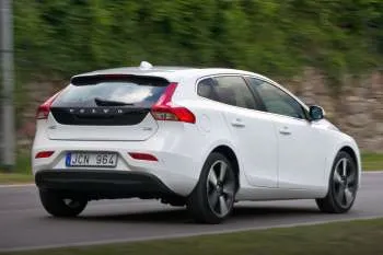 Volvo V40 D4 Summum – fotka 6