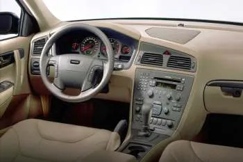 Volvo V70 2.4 D5 – fotka 8
